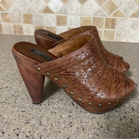 Zara Women’s Peep Hole Brown Leather Wooden Heel Size 37 - Picture 8 of 12